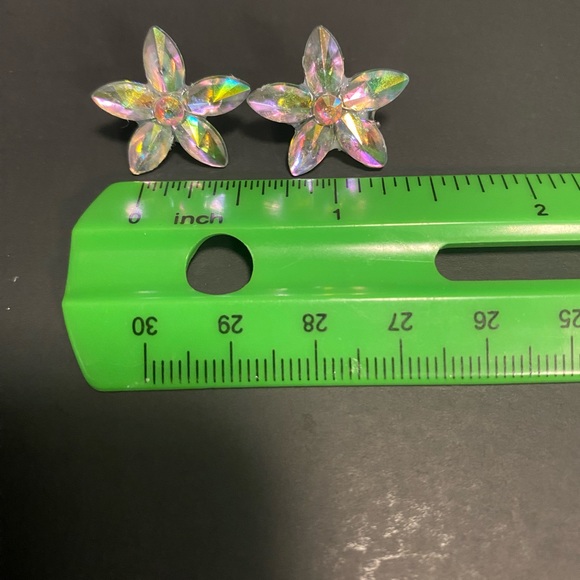 Resin and rhinestone post earrings - Picture 3 of 3